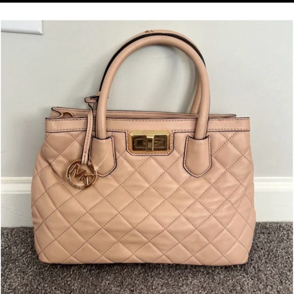 Elegant Cream Quilted Handbag